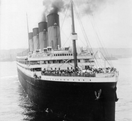 Oly bow in port2.JPG